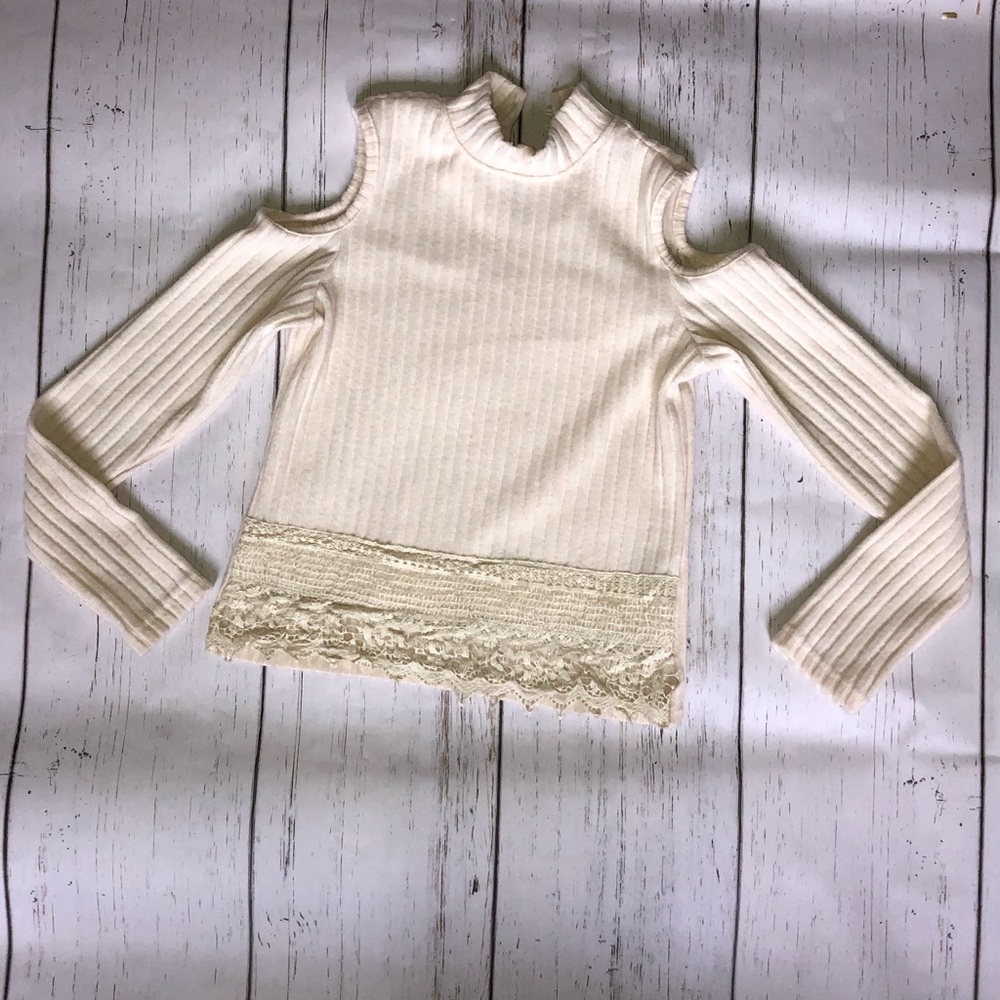 Never worn. Turtleneck crop sweater